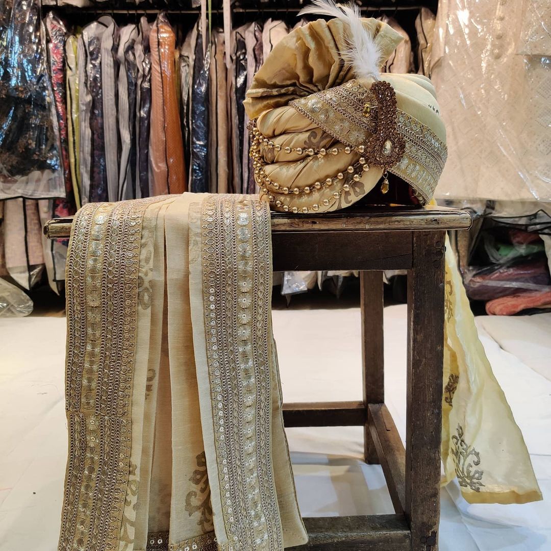 Light Beige Groom Pagri Dupatta Set Indian Clothing in Denver, CO, Aurora, CO, Boulder, CO, Fort Collins, CO, Colorado Springs, CO, Parker, CO, Highlands Ranch, CO, Cherry Creek, CO, Centennial, CO, and Longmont, CO. NATIONWIDE SHIPPING USA- India Fashion X