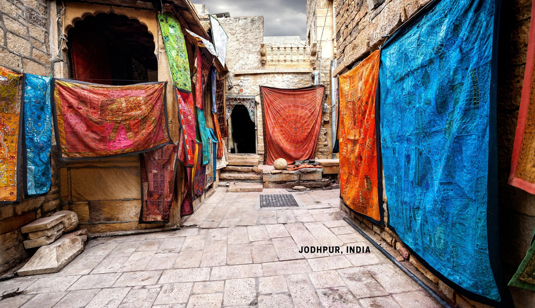 A street market selling Saree Textiles - For indian clothing in Denver, CO , Aurora, CO, Boulder, CO and Fort Collins, CO, visit India Fashion X