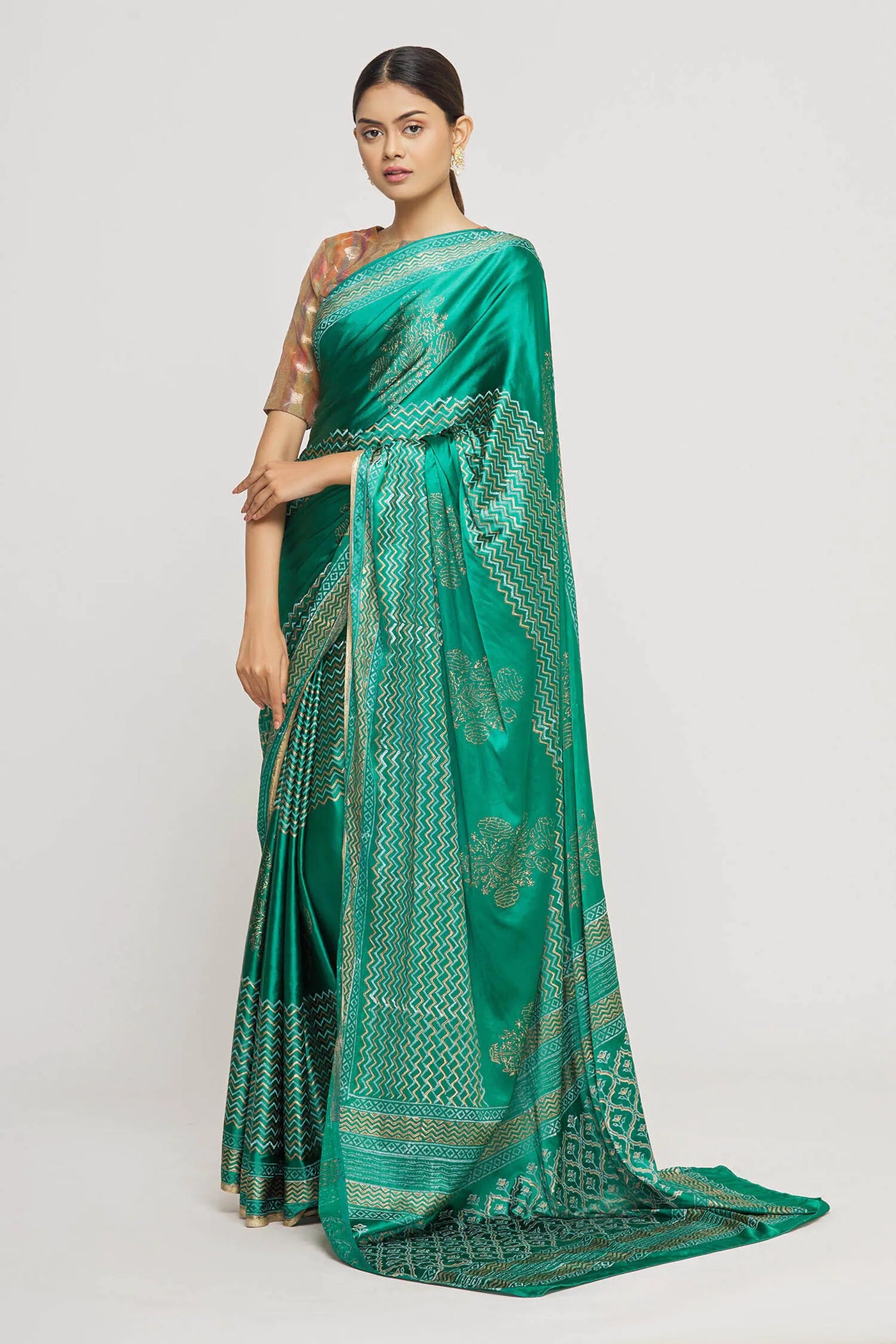 Green Madras Silk Saree - Indian Clothing in Denver, CO, Aurora, CO, Boulder, CO, Fort Collins, CO, Colorado Springs, CO, Parker, CO, Highlands Ranch, CO, Cherry Creek, CO, Centennial, CO, and Longmont, CO. Nationwide shipping USA - India Fashion X