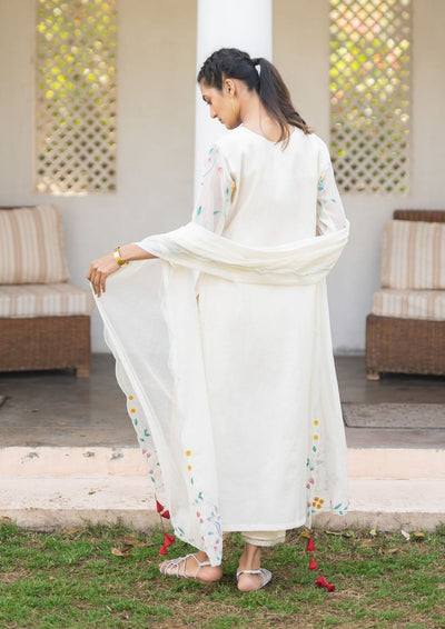 Ivory Applique Kurta Set - Indian Clothing in Denver, CO, Aurora, CO, Boulder, CO, Fort Collins, CO, Colorado Springs, CO, Parker, CO, Highlands Ranch, CO, Cherry Creek, CO, Centennial, CO, and Longmont, CO. Nationwide shipping USA - India Fashion X