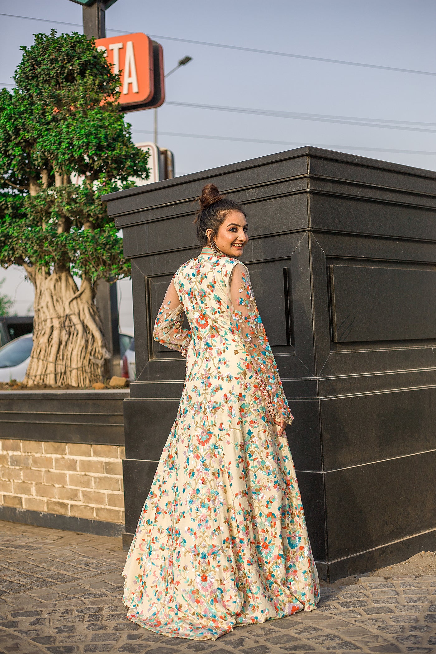 Cream Floral Buttoned-Down Anarkali Indian Clothing in Denver, CO, Aurora, CO, Boulder, CO, Fort Collins, CO, Colorado Springs, CO, Parker, CO, Highlands Ranch, CO, Cherry Creek, CO, Centennial, CO, and Longmont, CO. NATIONWIDE SHIPPING USA- India Fashion X