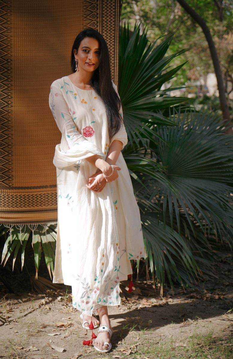 Ivory Applique Kurta Set - Indian Clothing in Denver, CO, Aurora, CO, Boulder, CO, Fort Collins, CO, Colorado Springs, CO, Parker, CO, Highlands Ranch, CO, Cherry Creek, CO, Centennial, CO, and Longmont, CO. Nationwide shipping USA - India Fashion X