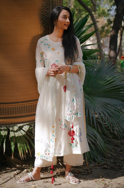 Ivory Applique Kurta Set - Indian Clothing in Denver, CO, Aurora, CO, Boulder, CO, Fort Collins, CO, Colorado Springs, CO, Parker, CO, Highlands Ranch, CO, Cherry Creek, CO, Centennial, CO, and Longmont, CO. Nationwide shipping USA - India Fashion X