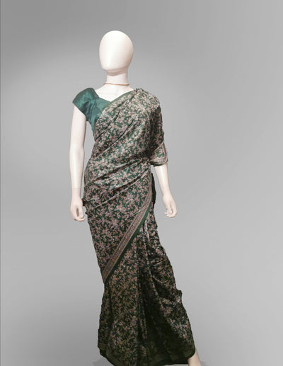 Saree in Green and Pink Featured in Traditional Style Print Indian Clothing in Denver, CO, Aurora, CO, Boulder, CO, Fort Collins, CO, Colorado Springs, CO, Parker, CO, Highlands Ranch, CO, Cherry Creek, CO, Centennial, CO, and Longmont, CO. NATIONWIDE SHIPPING USA- India Fashion X