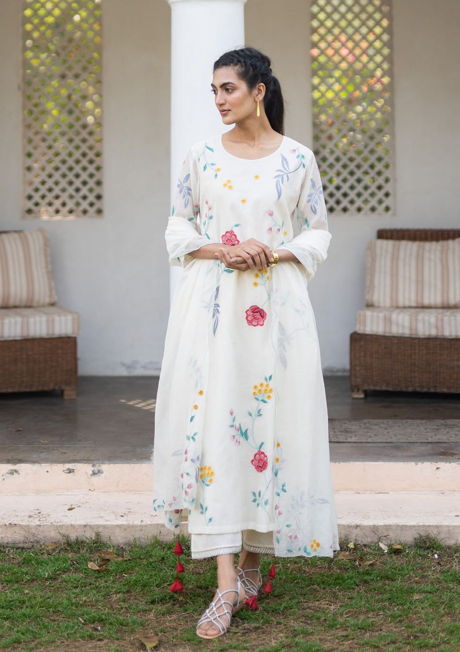 Ivory Applique Kurta Set - Indian Clothing in Denver, CO, Aurora, CO, Boulder, CO, Fort Collins, CO, Colorado Springs, CO, Parker, CO, Highlands Ranch, CO, Cherry Creek, CO, Centennial, CO, and Longmont, CO. Nationwide shipping USA - India Fashion X