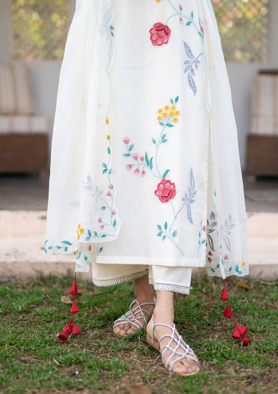 Ivory Applique Kurta Set - Indian Clothing in Denver, CO, Aurora, CO, Boulder, CO, Fort Collins, CO, Colorado Springs, CO, Parker, CO, Highlands Ranch, CO, Cherry Creek, CO, Centennial, CO, and Longmont, CO. Nationwide shipping USA - India Fashion X