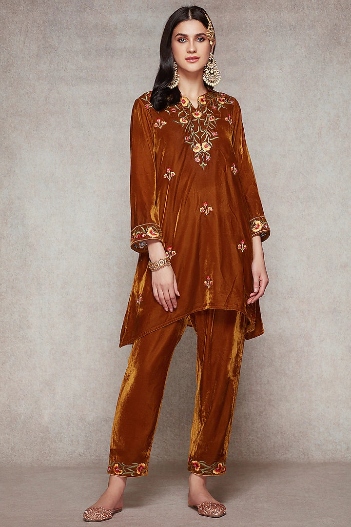 Brown Embroidered Kurta Set - Indian Clothing in Denver, CO, Aurora, CO, Boulder, CO, Fort Collins, CO, Colorado Springs, CO, Parker, CO, Highlands Ranch, CO, Cherry Creek, CO, Centennial, CO, and Longmont, CO. Nationwide shipping USA - India Fashion X