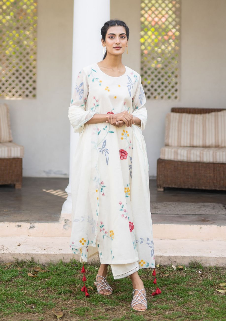 Ivory Applique Kurta Set - Indian Clothing in Denver, CO, Aurora, CO, Boulder, CO, Fort Collins, CO, Colorado Springs, CO, Parker, CO, Highlands Ranch, CO, Cherry Creek, CO, Centennial, CO, and Longmont, CO. Nationwide shipping USA - India Fashion X