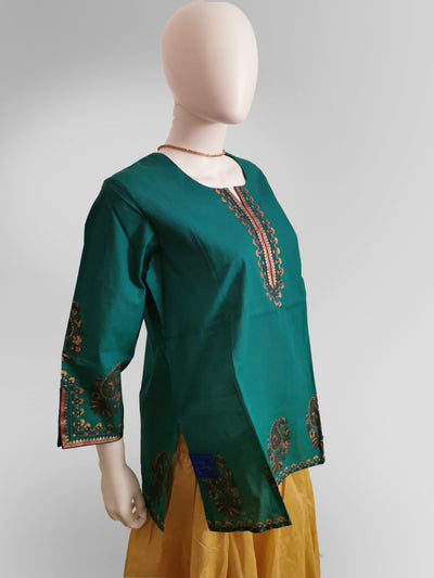 3/4 Sleeve Kurti Top in Forest Green Indian Clothing in Denver, CO, Aurora, CO, Boulder, CO, Fort Collins, CO, Colorado Springs, CO, Parker, CO, Highlands Ranch, CO, Cherry Creek, CO, Centennial, CO, and Longmont, CO. NATIONWIDE SHIPPING USA- India Fashion X