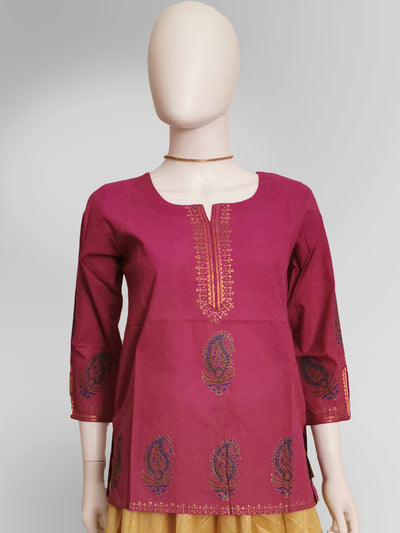 Kurti Top in Magenta Pink - Indian Clothing in Denver, CO, Aurora, CO, Boulder, CO, Fort Collins, CO, Colorado Springs, CO, Parker, CO, Highlands Ranch, CO, Cherry Creek, CO, Centennial, CO, and Longmont, CO. Nationwide shipping USA - India Fashion X