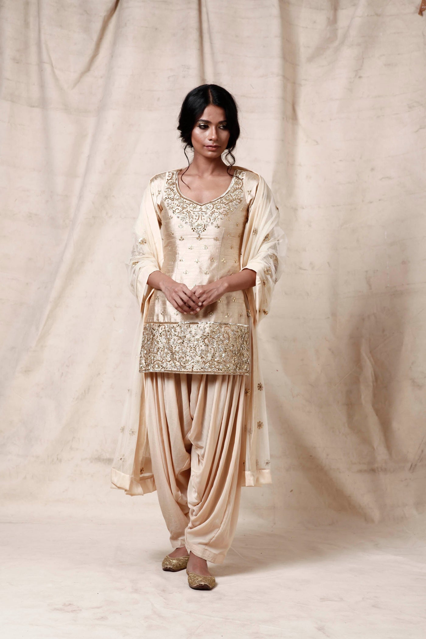Cream Silk Suit Set Indian Clothing in Denver, CO, Aurora, CO, Boulder, CO, Fort Collins, CO, Colorado Springs, CO, Parker, CO, Highlands Ranch, CO, Cherry Creek, CO, Centennial, CO, and Longmont, CO. NATIONWIDE SHIPPING USA- India Fashion X