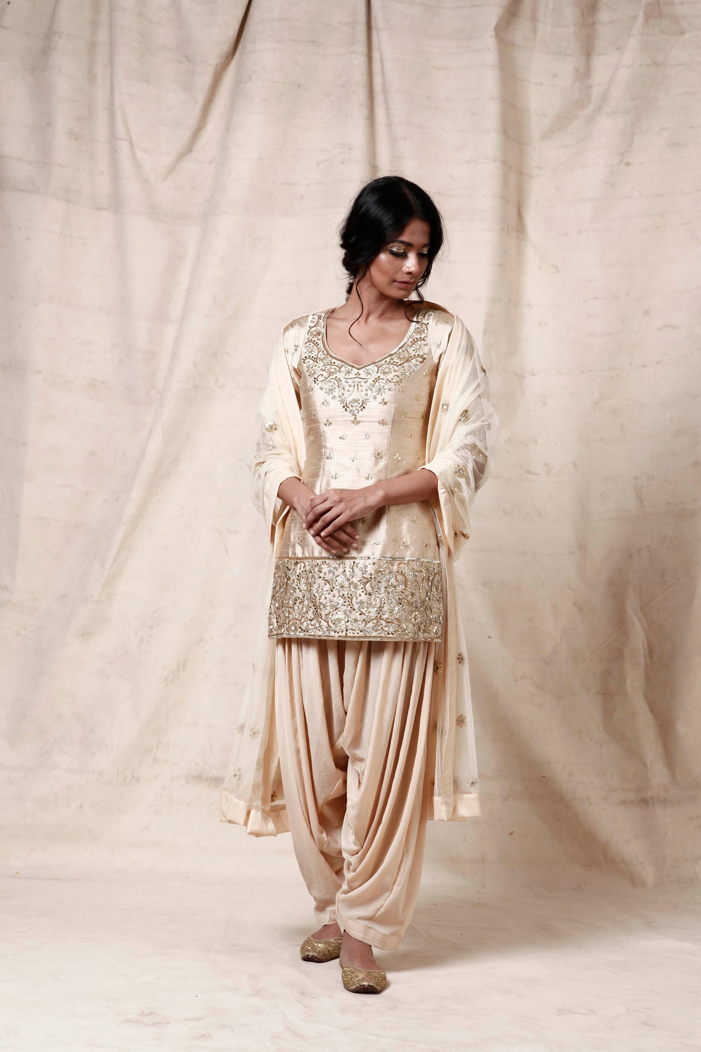 Cream Silk Suit Set Indian Clothing in Denver, CO, Aurora, CO, Boulder, CO, Fort Collins, CO, Colorado Springs, CO, Parker, CO, Highlands Ranch, CO, Cherry Creek, CO, Centennial, CO, and Longmont, CO. NATIONWIDE SHIPPING USA- India Fashion X