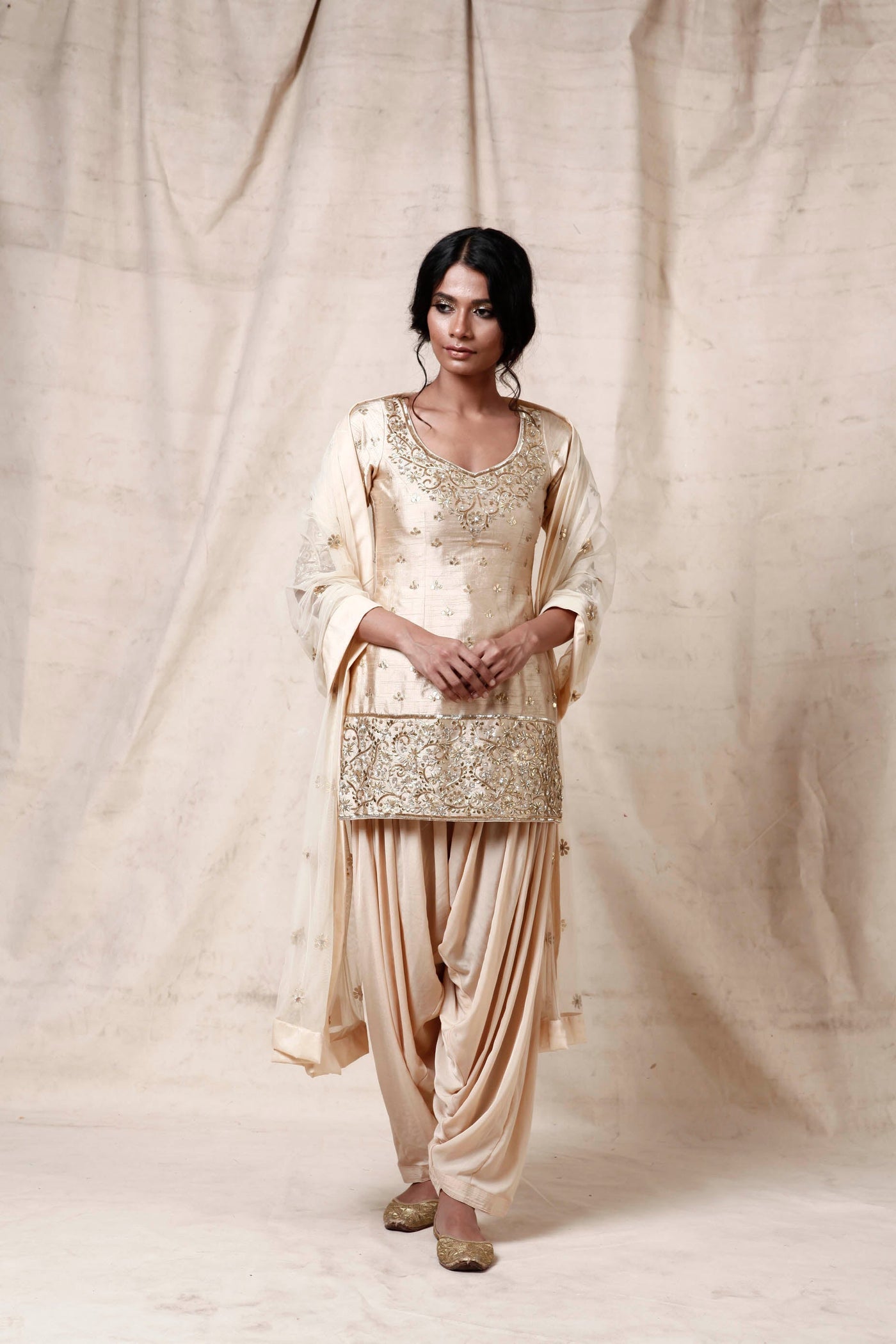 Cream Silk Suit Set Indian Clothing in Denver, CO, Aurora, CO, Boulder, CO, Fort Collins, CO, Colorado Springs, CO, Parker, CO, Highlands Ranch, CO, Cherry Creek, CO, Centennial, CO, and Longmont, CO. NATIONWIDE SHIPPING USA- India Fashion X