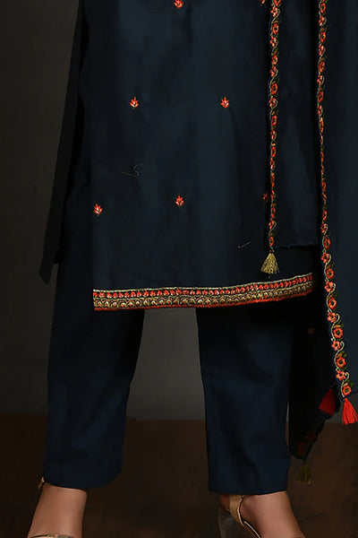 Navy A-Line Kurta Set Indian Clothing in Denver, CO, Aurora, CO, Boulder, CO, Fort Collins, CO, Colorado Springs, CO, Parker, CO, Highlands Ranch, CO, Cherry Creek, CO, Centennial, CO, and Longmont, CO. NATIONWIDE SHIPPING USA- India Fashion X