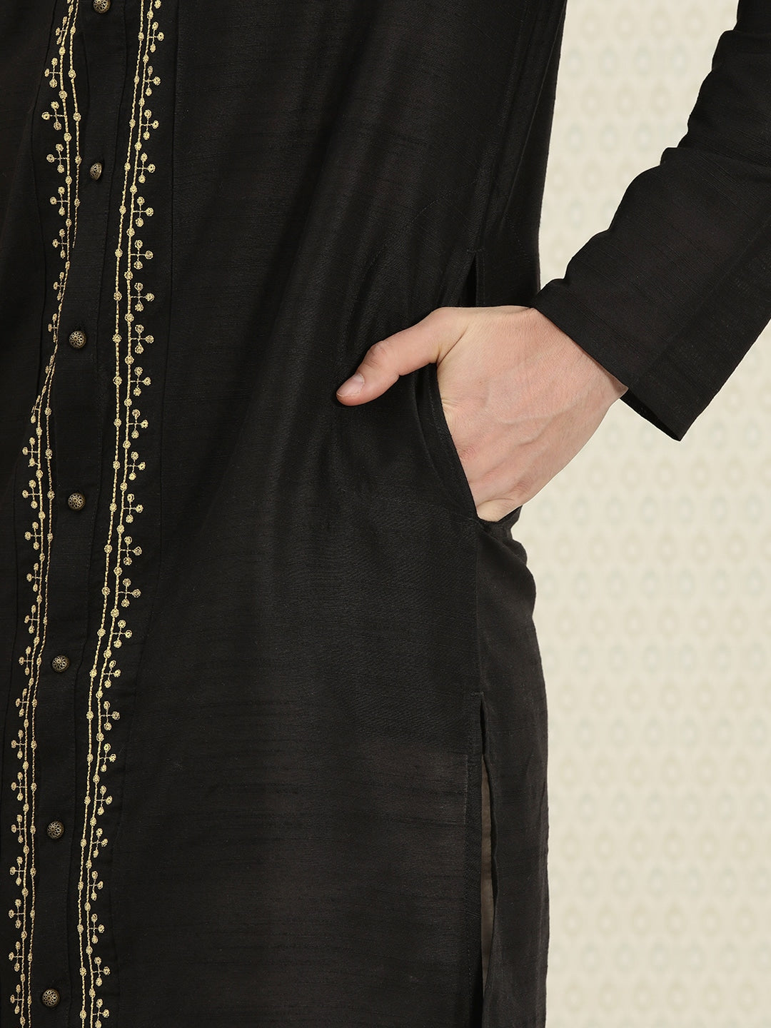 Black & Gold Kurta Set Indian Clothing in Denver, CO, Aurora, CO, Boulder, CO, Fort Collins, CO, Colorado Springs, CO, Parker, CO, Highlands Ranch, CO, Cherry Creek, CO, Centennial, CO, and Longmont, CO. NATIONWIDE SHIPPING USA- India Fashion X
