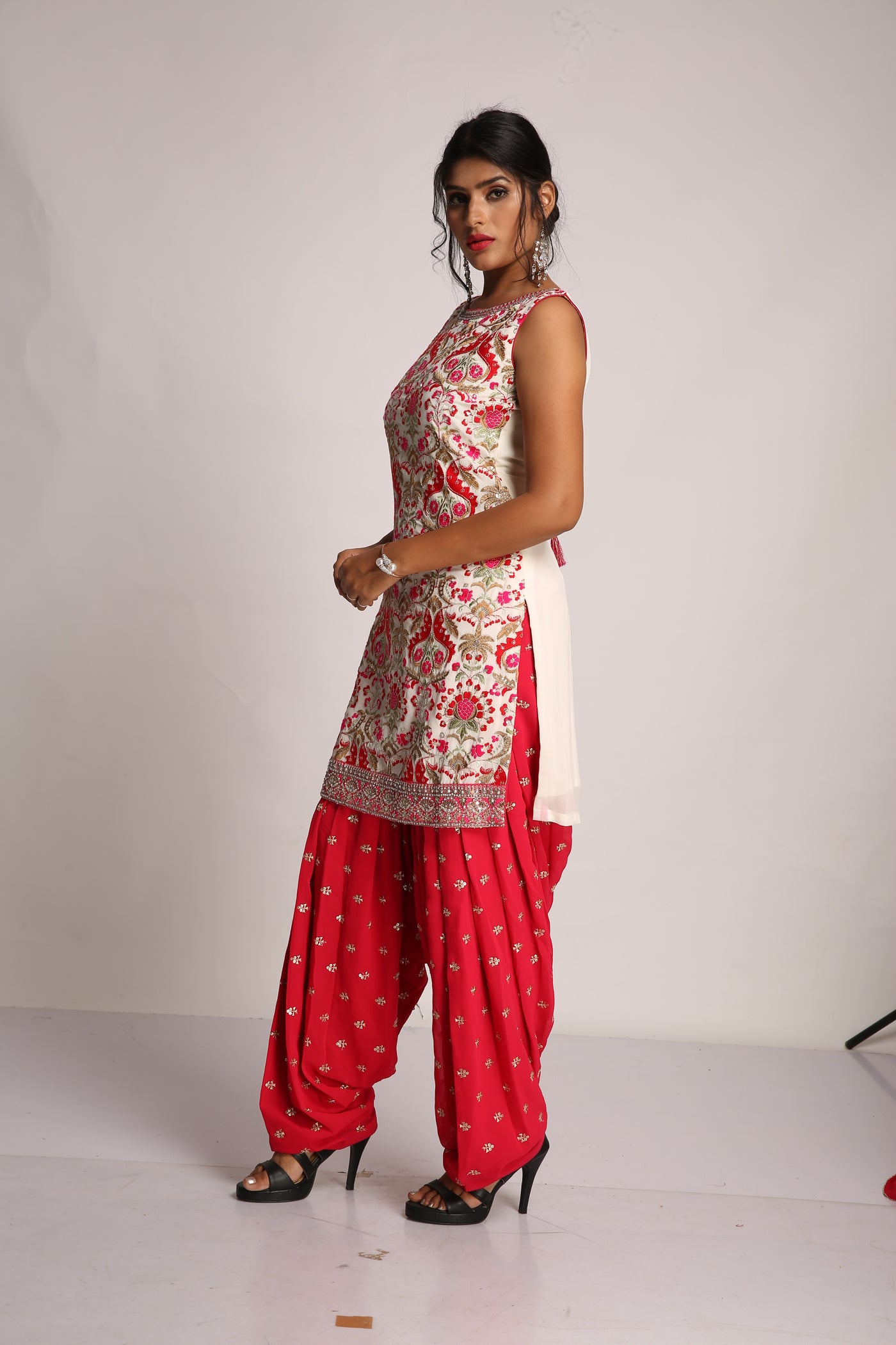 Punjabi Salwar Kameez in Red - Indian Clothing in Denver, CO, Aurora, CO, Boulder, CO, Fort Collins, CO, Colorado Springs, CO, Parker, CO, Highlands Ranch, CO, Cherry Creek, CO, Centennial, CO, and Longmont, CO. Nationwide shipping USA - India Fashion X