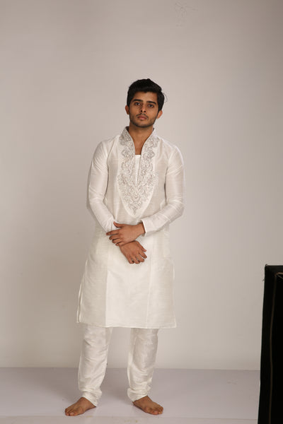 White Glossed Fitted Kurta Indian Clothing in Denver, CO, Aurora, CO, Boulder, CO, Fort Collins, CO, Colorado Springs, CO, Parker, CO, Highlands Ranch, CO, Cherry Creek, CO, Centennial, CO, and Longmont, CO. NATIONWIDE SHIPPING USA- India Fashion X