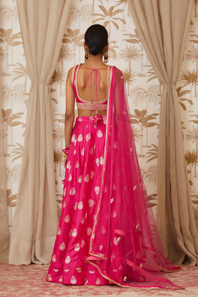 Magenta Zardosi Lehenga Set Indian Clothing in Denver, CO, Aurora, CO, Boulder, CO, Fort Collins, CO, Colorado Springs, CO, Parker, CO, Highlands Ranch, CO, Cherry Creek, CO, Centennial, CO, and Longmont, CO. NATIONWIDE SHIPPING USA- India Fashion X
