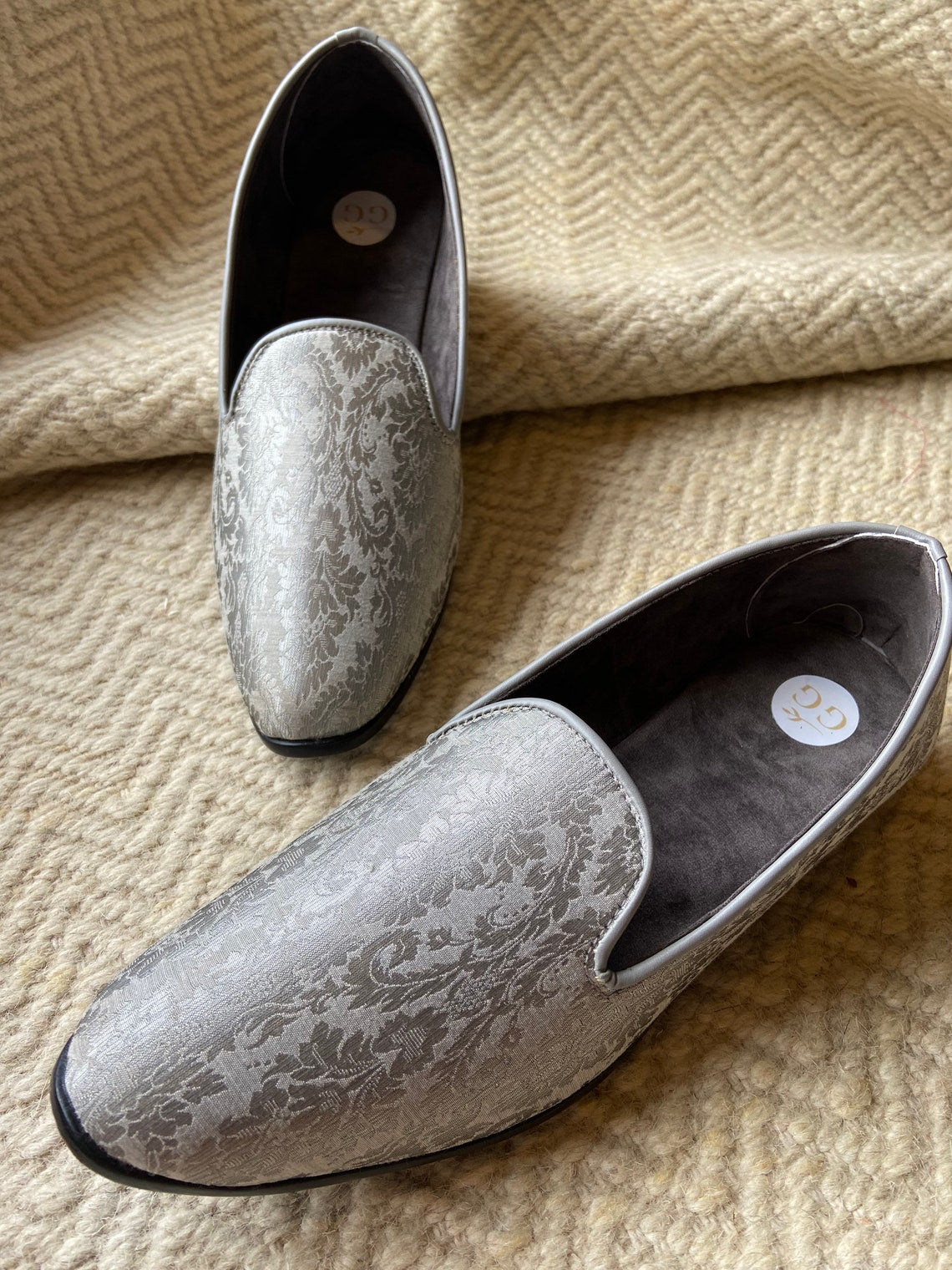 Floral Design Loafers Jutti Indian Clothing in Denver, CO, Aurora, CO, Boulder, CO, Fort Collins, CO, Colorado Springs, CO, Parker, CO, Highlands Ranch, CO, Cherry Creek, CO, Centennial, CO, and Longmont, CO. NATIONWIDE SHIPPING USA- India Fashion X