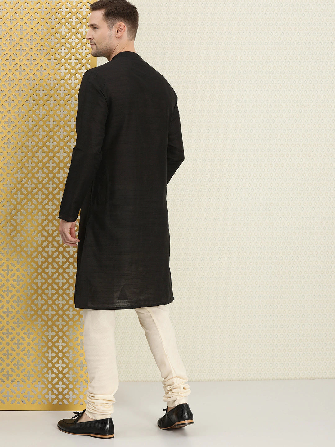 Black & Gold Kurta Set Indian Clothing in Denver, CO, Aurora, CO, Boulder, CO, Fort Collins, CO, Colorado Springs, CO, Parker, CO, Highlands Ranch, CO, Cherry Creek, CO, Centennial, CO, and Longmont, CO. NATIONWIDE SHIPPING USA- India Fashion X