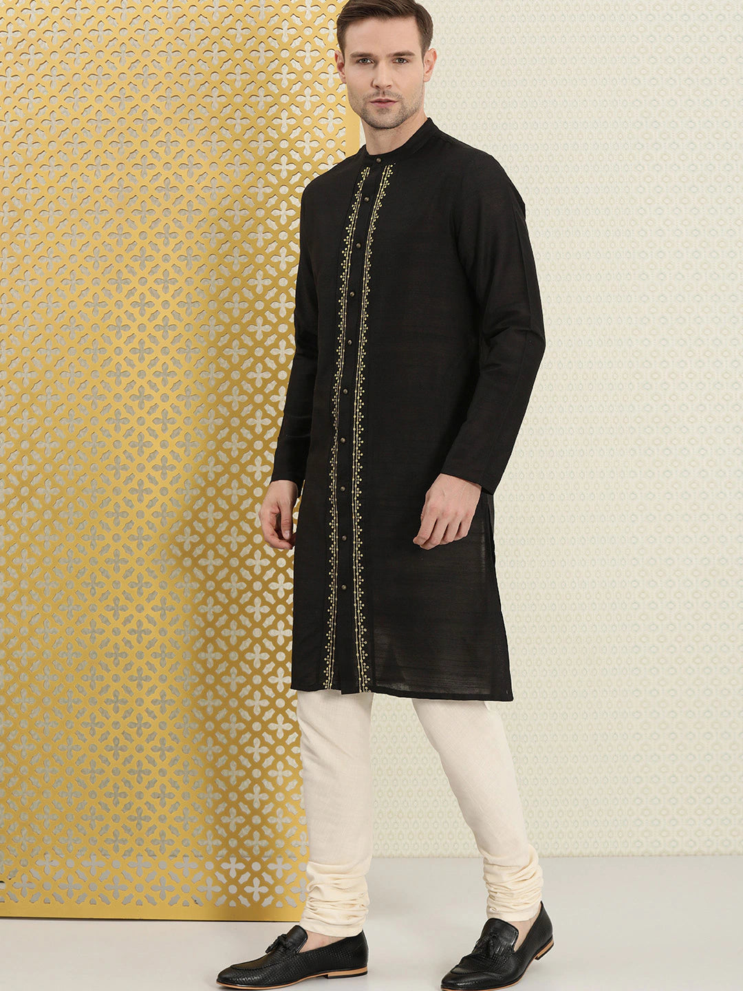 Black & Gold Kurta Set Indian Clothing in Denver, CO, Aurora, CO, Boulder, CO, Fort Collins, CO, Colorado Springs, CO, Parker, CO, Highlands Ranch, CO, Cherry Creek, CO, Centennial, CO, and Longmont, CO. NATIONWIDE SHIPPING USA- India Fashion X