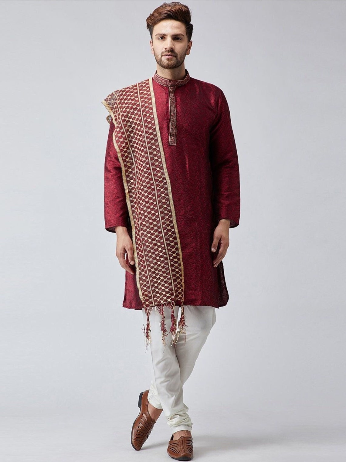 Dupatta Stole for Men- Maroon/Gold Indian Clothing in Denver, CO, Aurora, CO, Boulder, CO, Fort Collins, CO, Colorado Springs, CO, Parker, CO, Highlands Ranch, CO, Cherry Creek, CO, Centennial, CO, and Longmont, CO. NATIONWIDE SHIPPING USA- India Fashion X